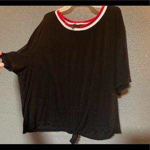 black half cropped t-shirt